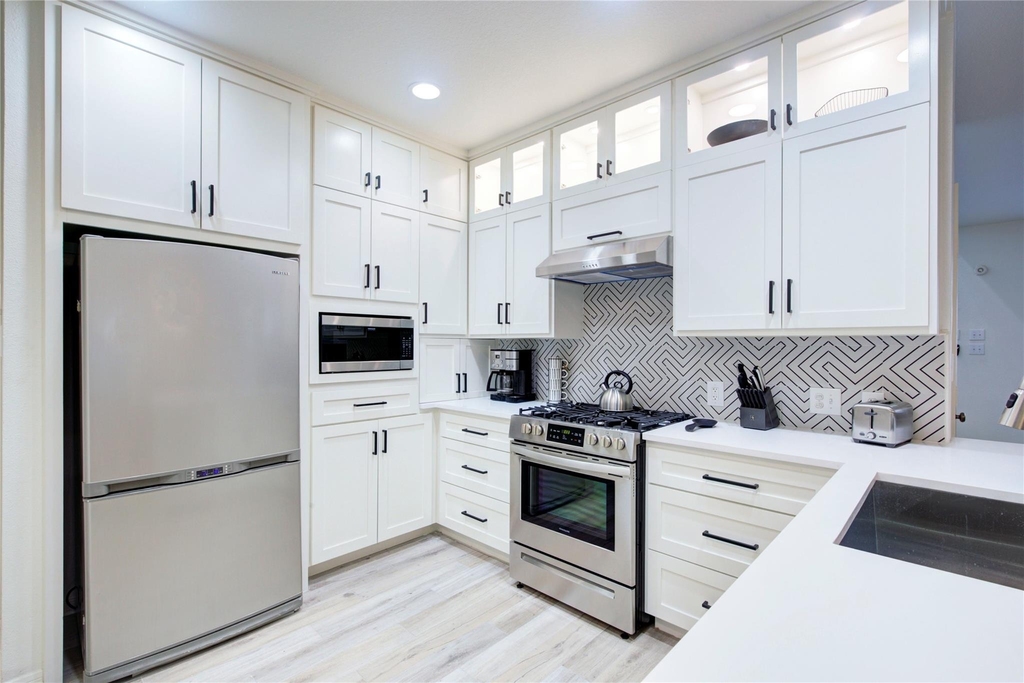 76 Scarlet Woods Court - Photo 11
