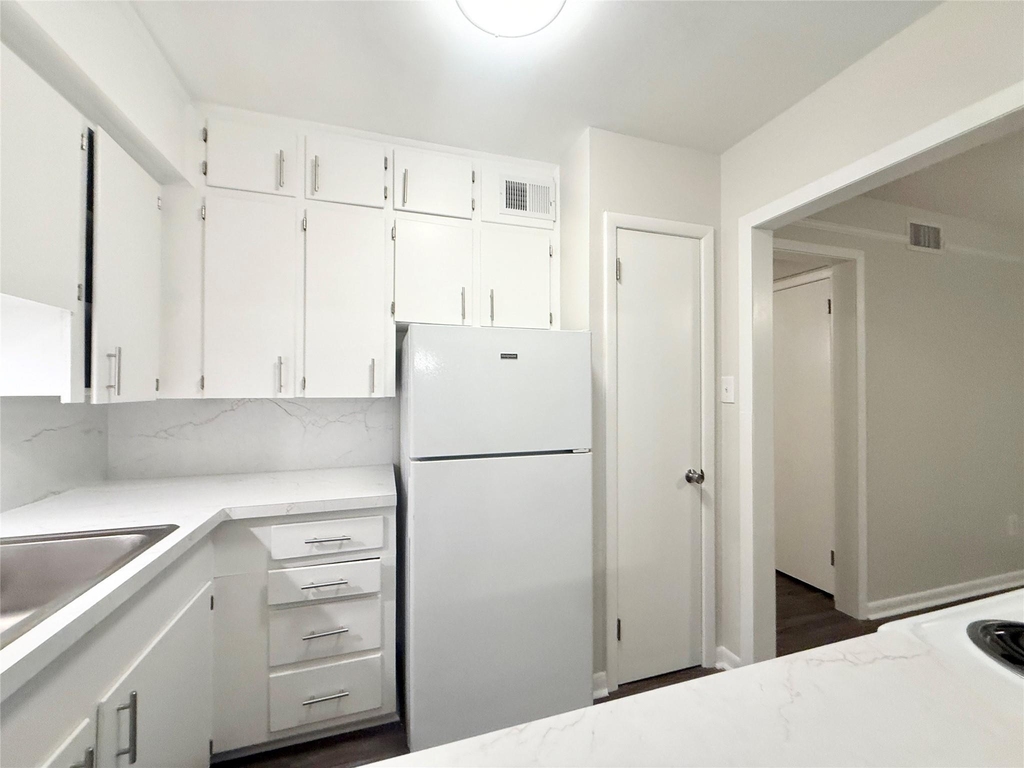 500 Willow Drive - Photo 9