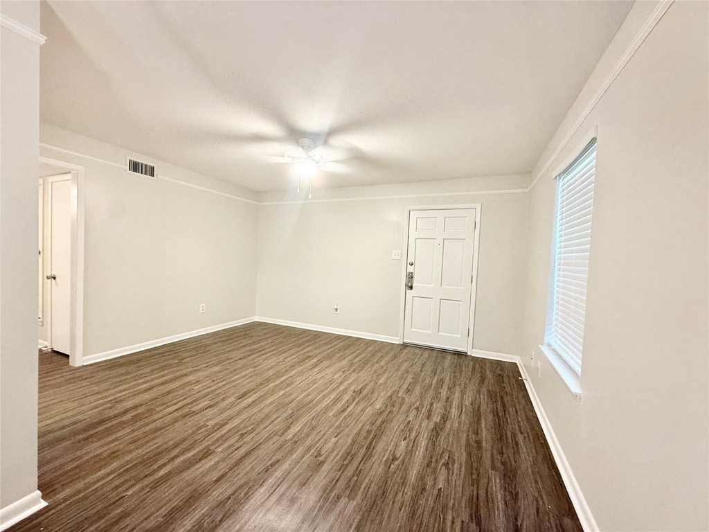 500 Willow Drive - Photo 2