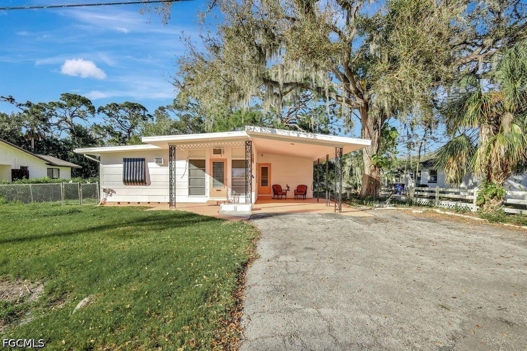 1802 Marilyn Drive - Photo 0
