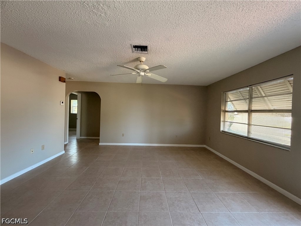 18433 Iris Road - Photo 2