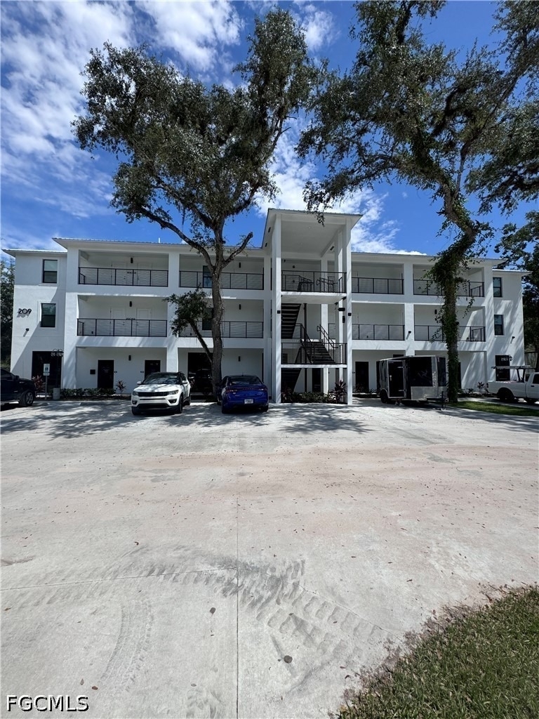 580 Belle Arbor Boulevard - Photo 0
