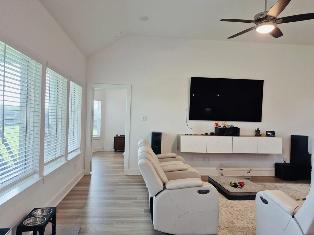 2002 Flatland Drive - Photo 3