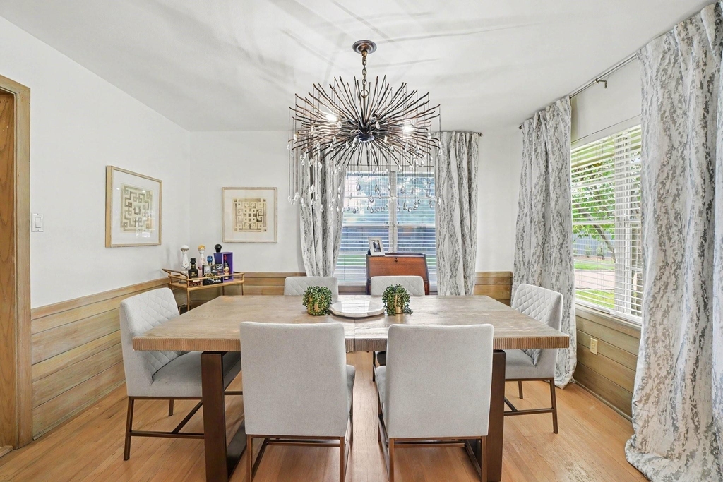 6267 Chevy Chase Drive - Photo 12