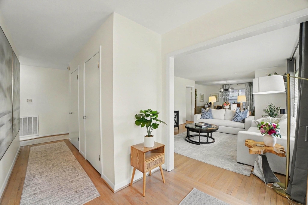 6267 Chevy Chase Drive - Photo 3