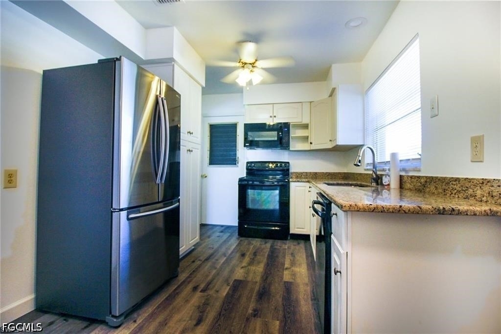 5302 Malibu Court - Photo 5