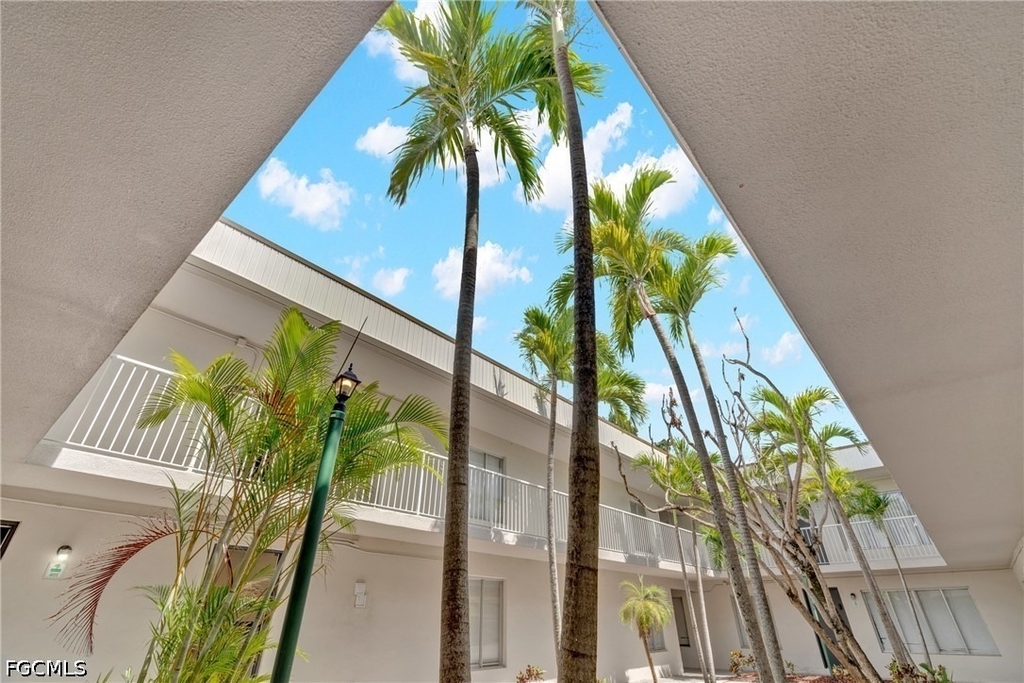1830 Maravilla Avenue - Photo 10