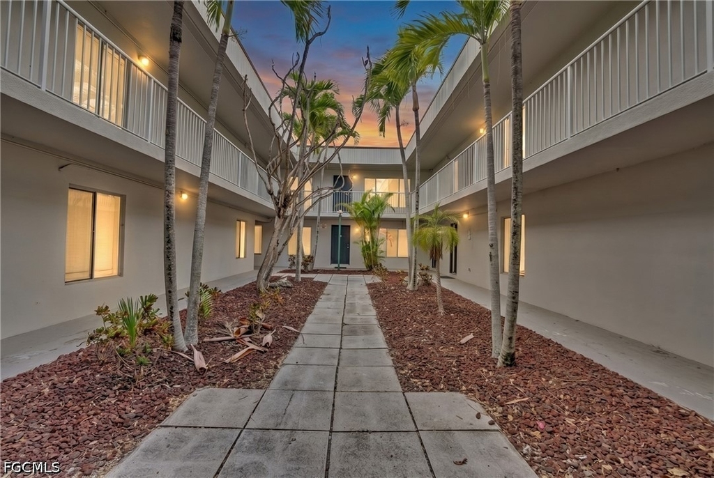 1830 Maravilla Avenue - Photo 9