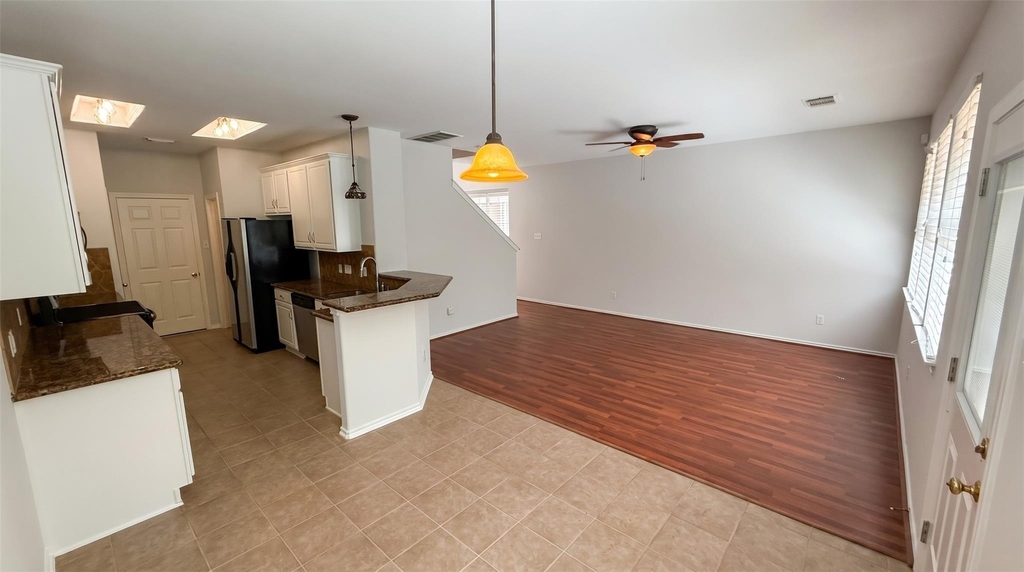 35 Ledgestone Pl - Photo 7