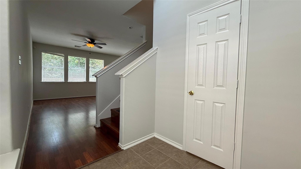 35 Ledgestone Pl - Photo 2