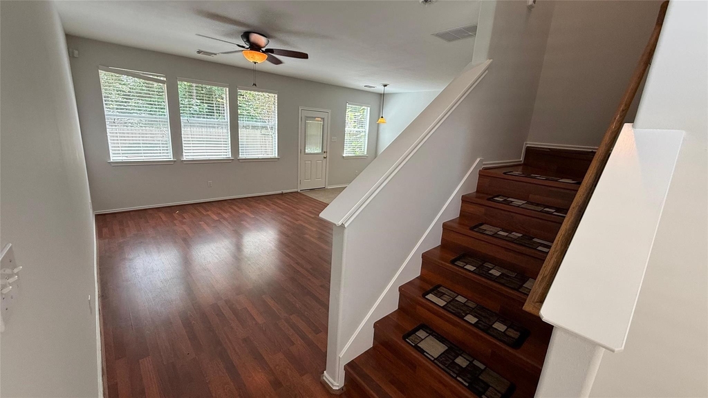 35 Ledgestone Pl - Photo 4