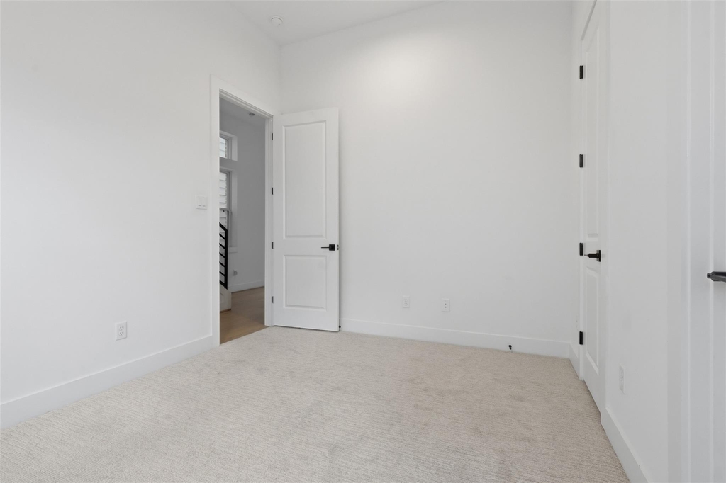 326 Eastwood Street - Photo 20