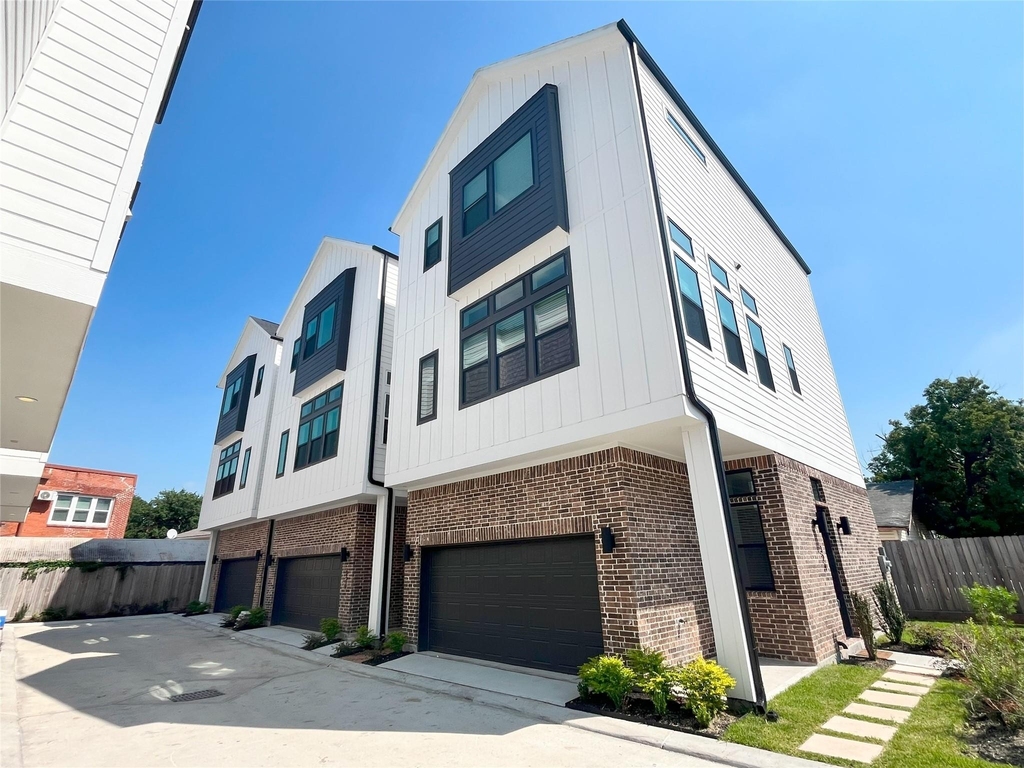 326 Eastwood Street - Photo 22