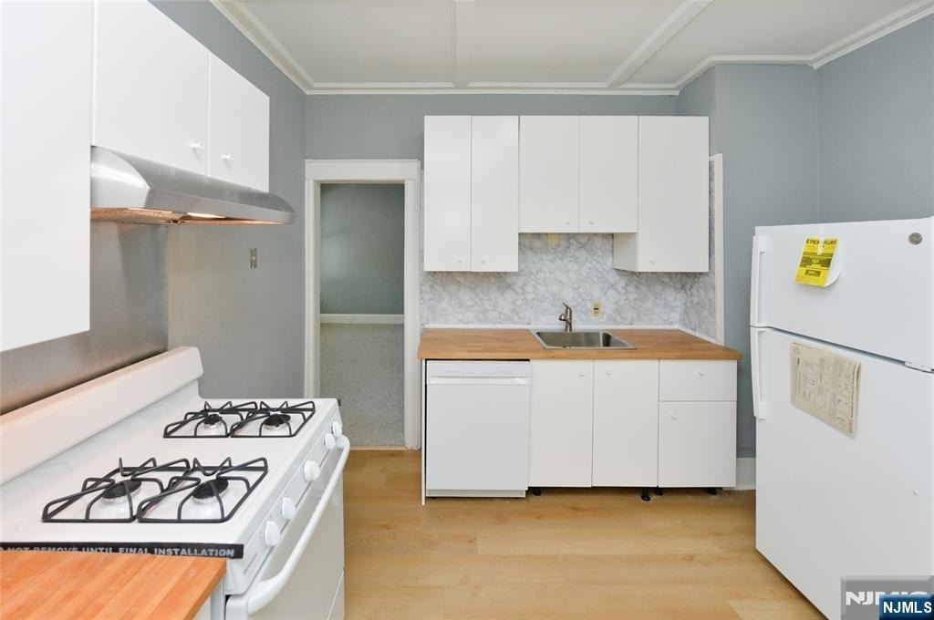 99 E Hunter - Photo 6