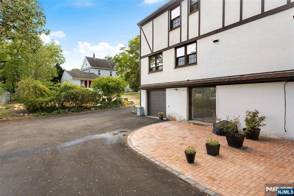 611 Cliff - Photo 18
