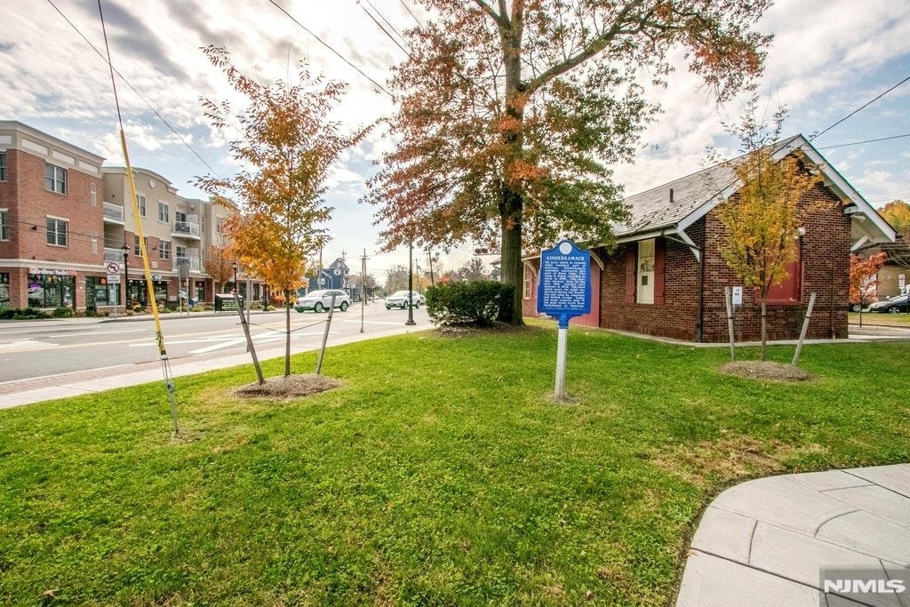 45 E Emerson - Photo 18