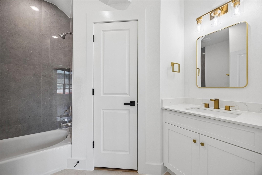 1325 W 22nd Street - Photo 23