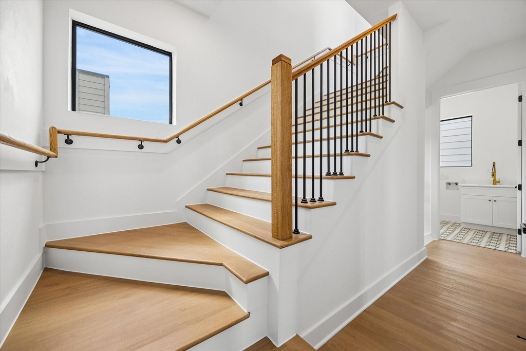 1325 W 22nd Street - Photo 14