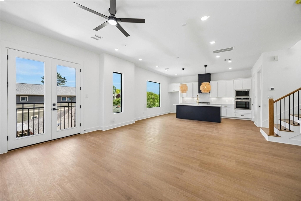 1325 W 22nd Street - Photo 1