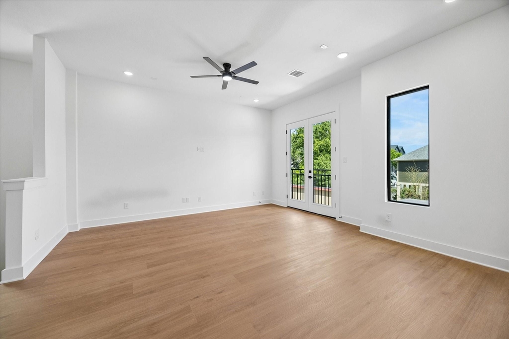 1325 W 22nd Street - Photo 12