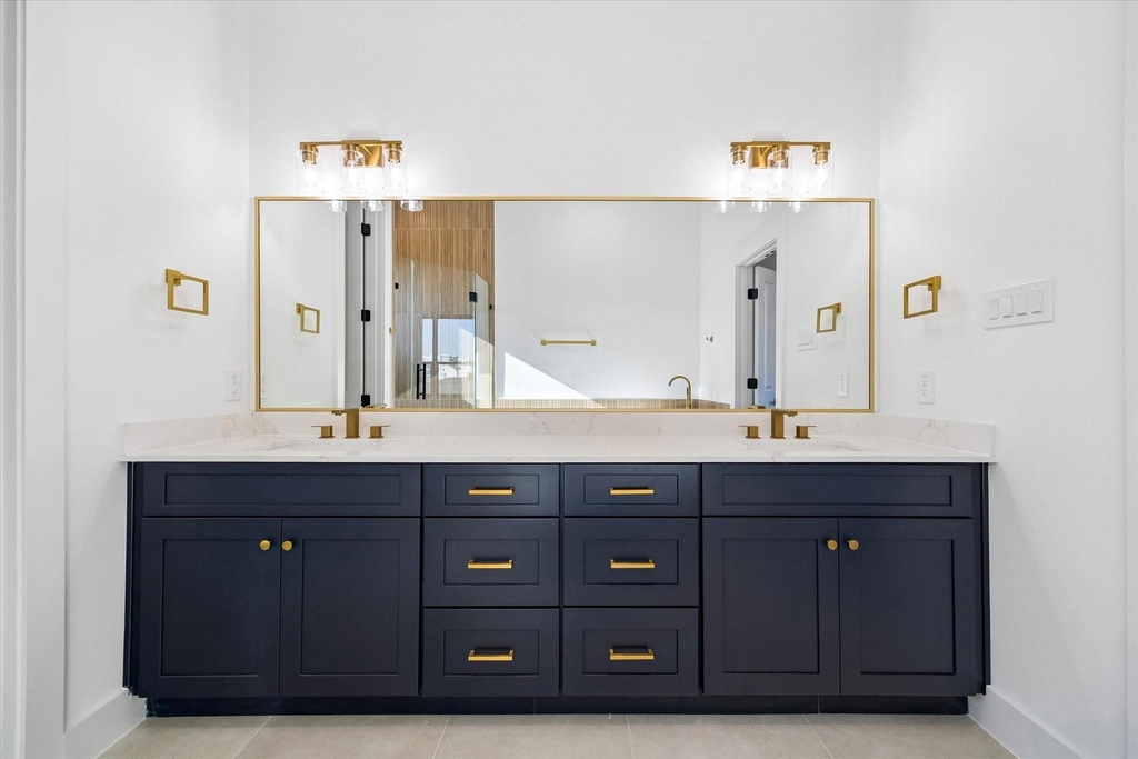 1325 W 22nd Street - Photo 19