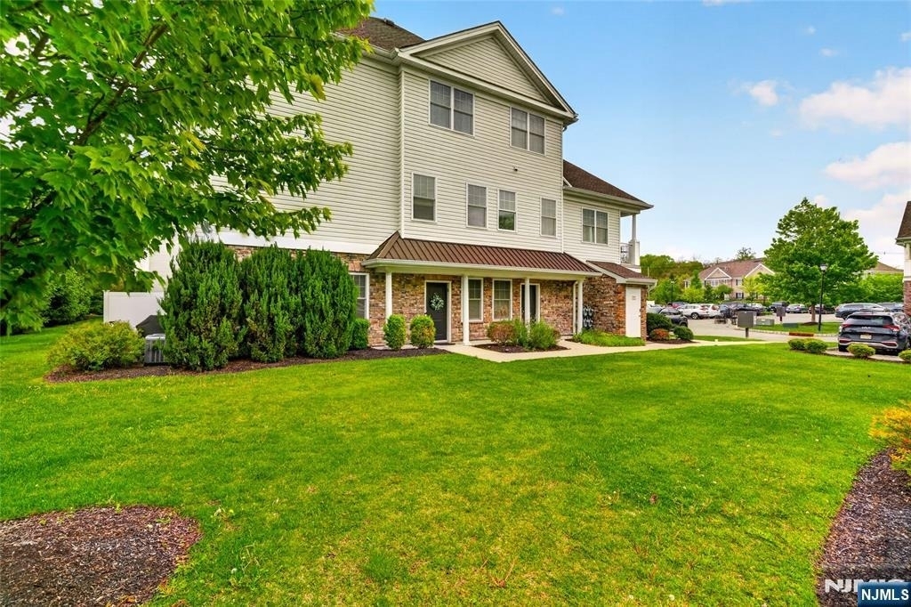 58 Elston - Photo 3