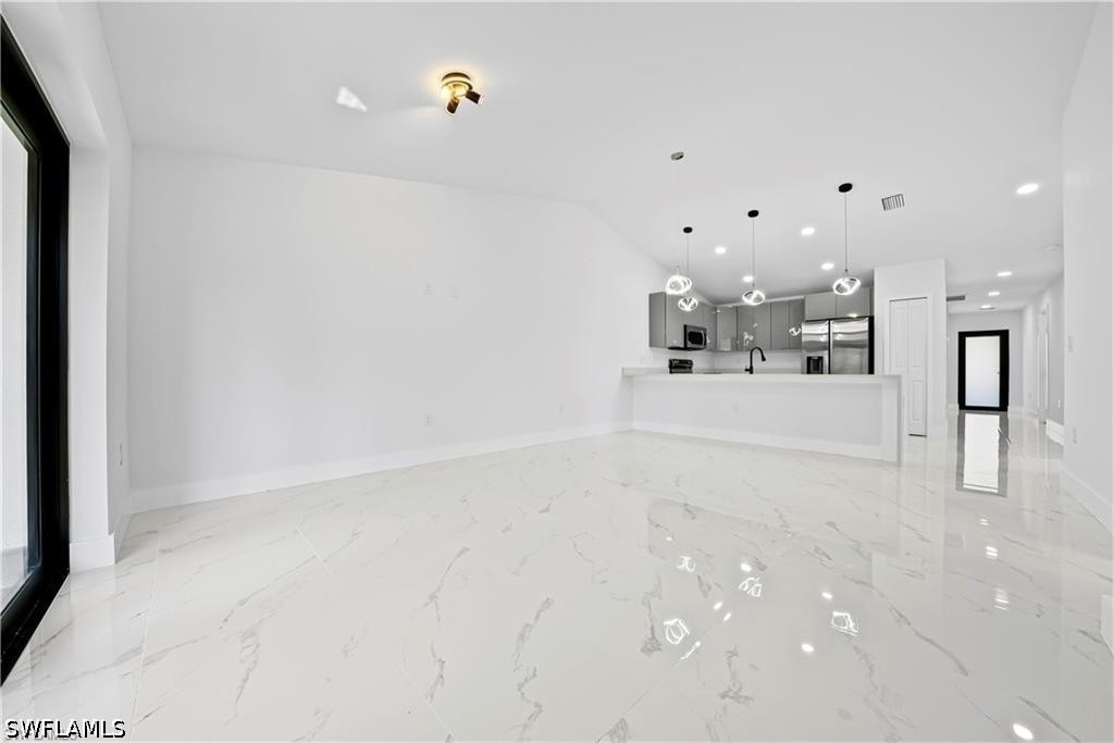 1010 Jaguar Boulevard - Photo 1