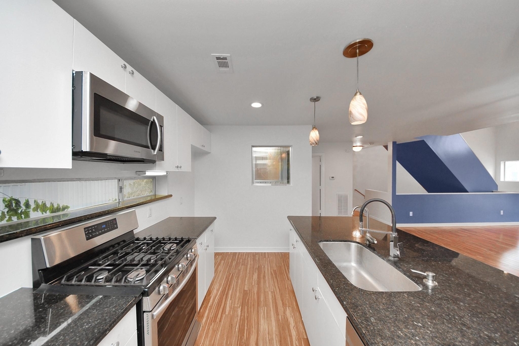 1428 Bailey Street - Photo 10