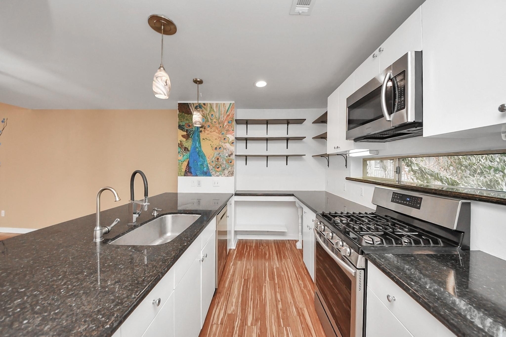 1428 Bailey Street - Photo 9