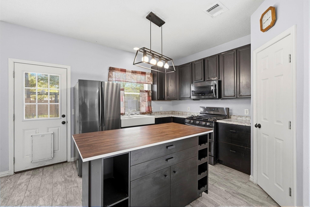 5615 Brigstone Park Drive - Photo 11