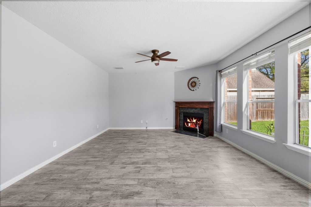 5615 Brigstone Park Drive - Photo 14