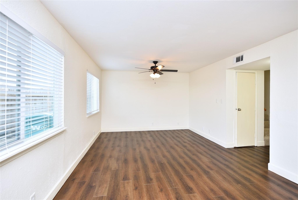 11002 Hammerly Boulevard - Photo 8