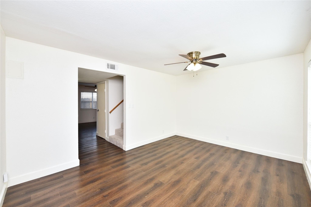 11002 Hammerly Boulevard - Photo 3