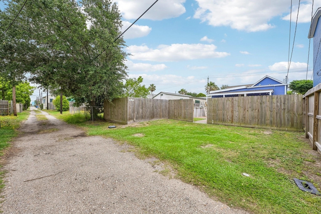 1022 Avenue L - Photo 96