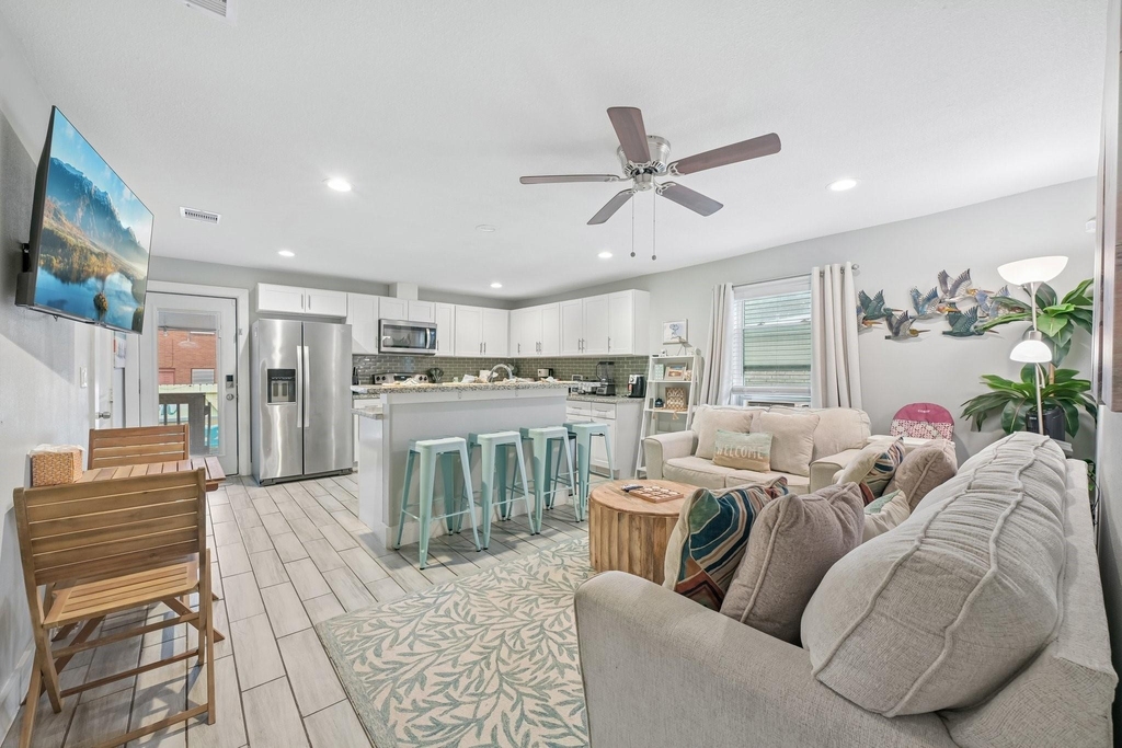 1022 Avenue L - Photo 9