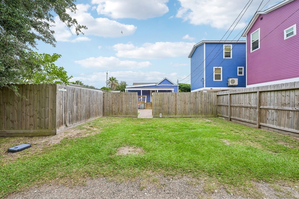 1022 Avenue L - Photo 68