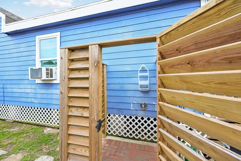 1022 Avenue L - Photo 60
