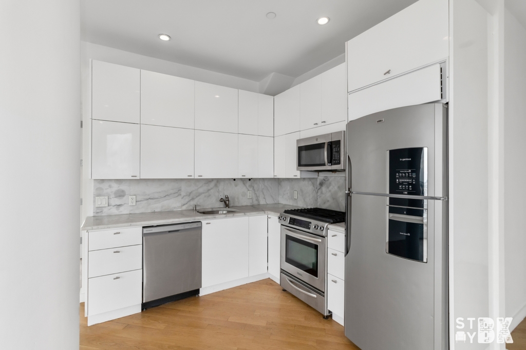 525 Clinton Avenue - Photo 2