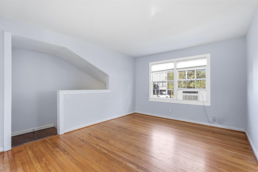 2223-1/2 Singleton Street - Photo 3