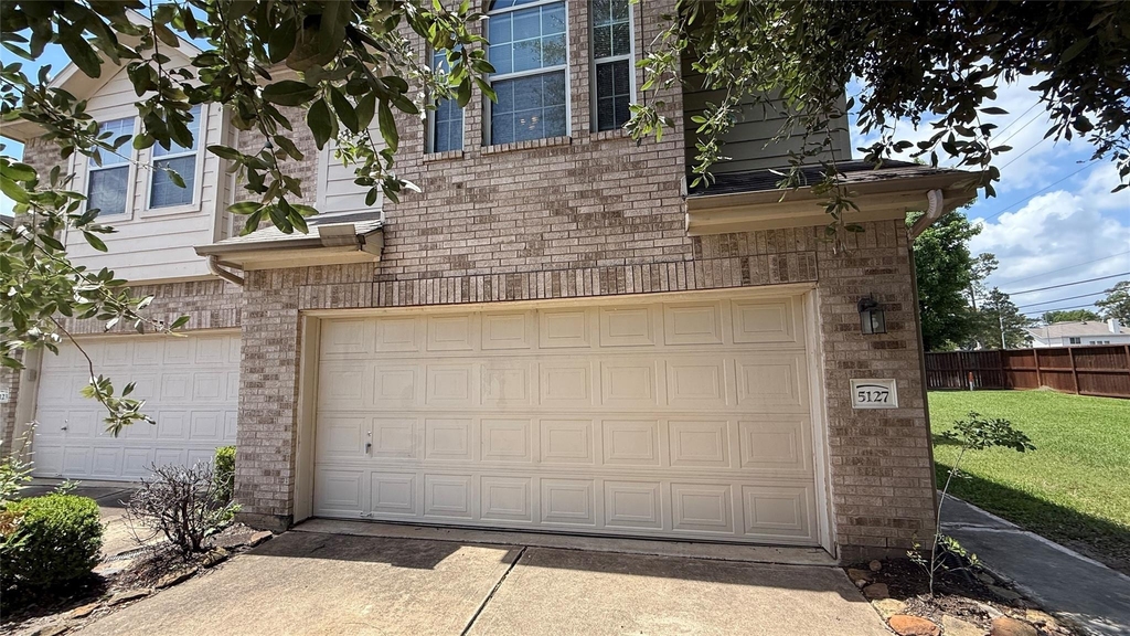 5127 Prosperity Circle - Photo 0