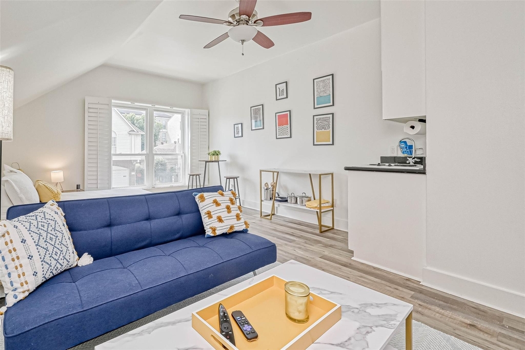 2112 Harold Street - Photo 0