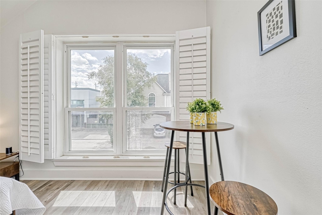 2112 Harold Street - Photo 5