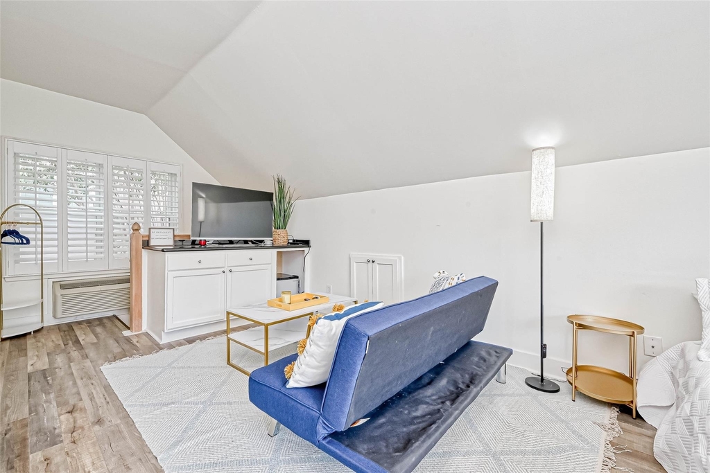 2112 Harold Street - Photo 9