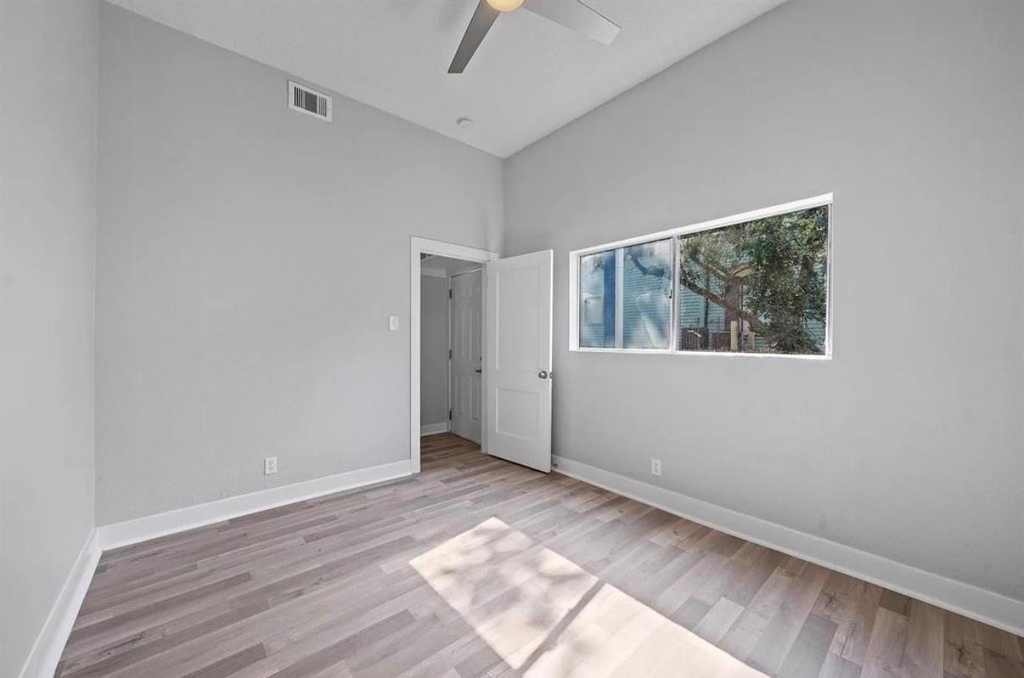 805 10th Street - Photo 5
