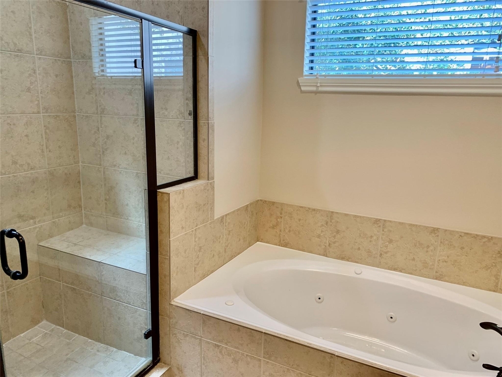 119 W 10th Street - Photo 9