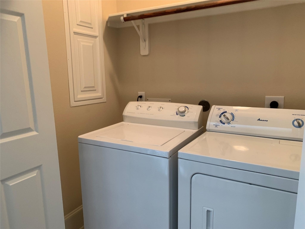 119 W 10th Street - Photo 11