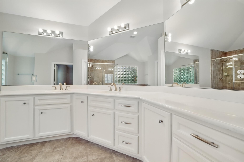 650 Westcross Street - Photo 34