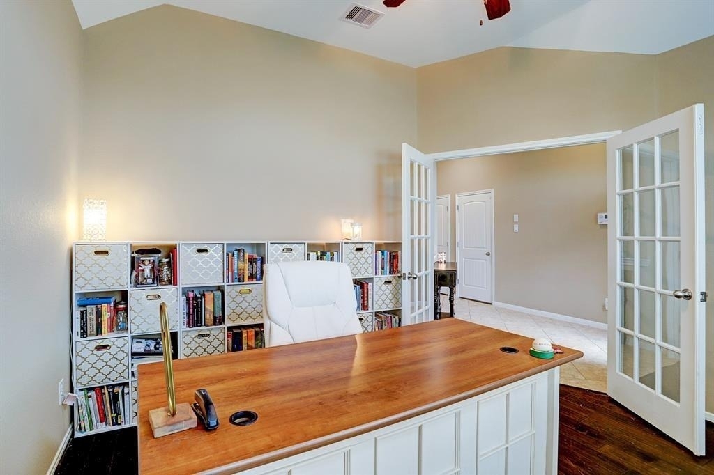 4411 Eclipse Park Court - Photo 3