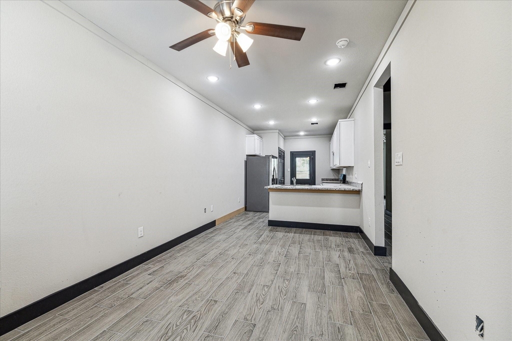 7912 Bowen Street - Photo 2