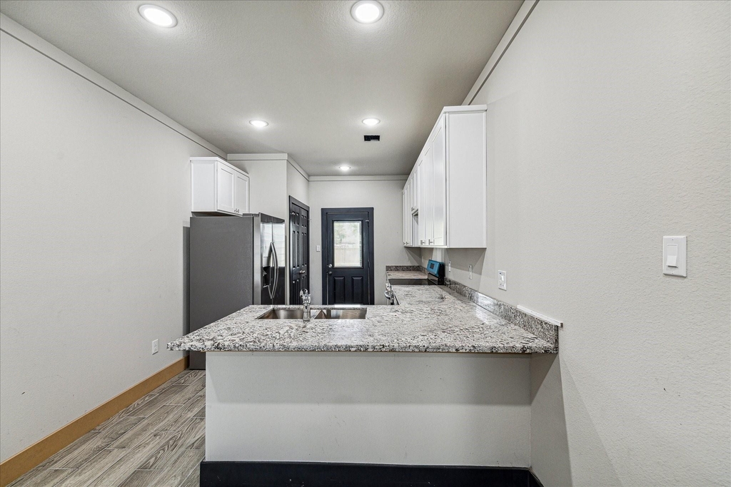 7912 Bowen Street - Photo 1